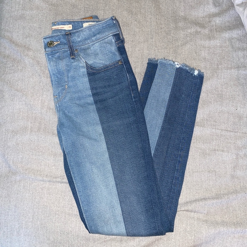 Levi’s High Rise Skinny Two-Toned Jeans Size 25